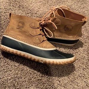 sorel short duck boots